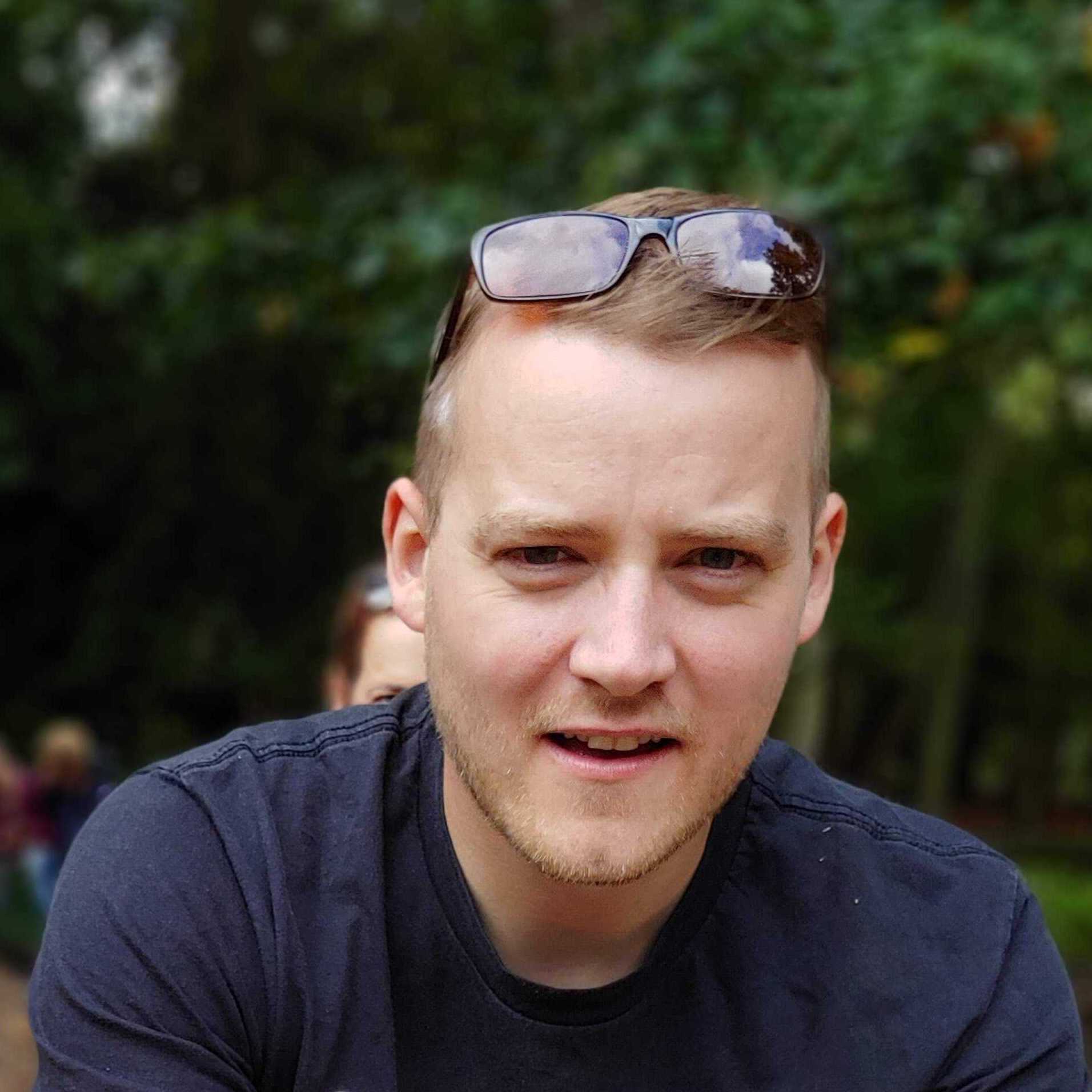 Chris Armstrong
                