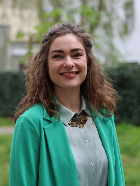 Anaïs van Asselt
                            