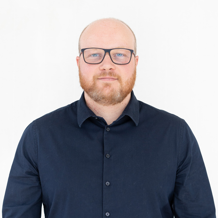 Bart Van Raemdonck
                            