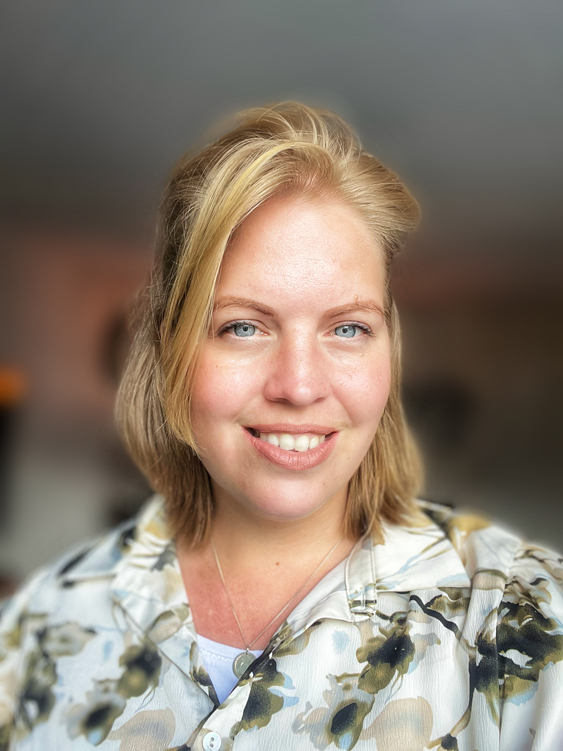 Nicole van Gijn
                            