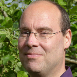 Andrej Thiele
                